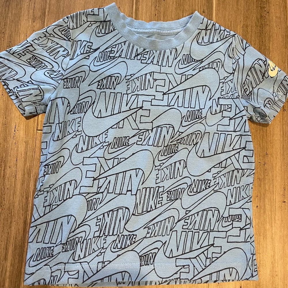 Nike Tee (4T)